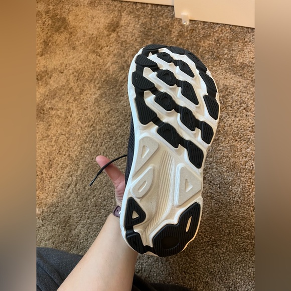 Clifton 9 hokas size 7.5 wide - Picture 7 of 10